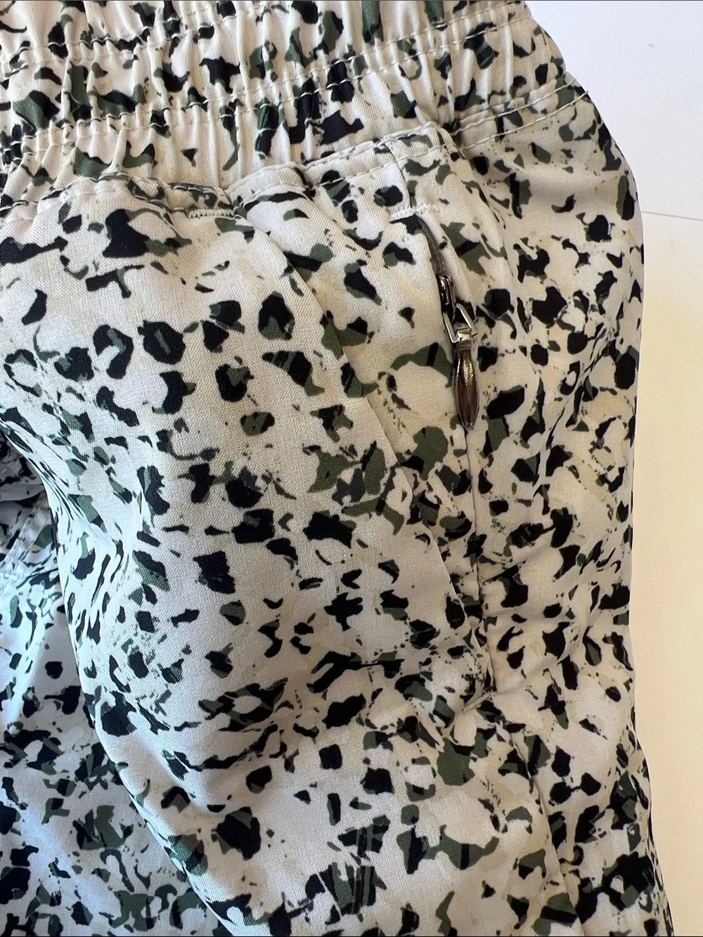 Old Navy Cream and Black Printed Kids Shorts